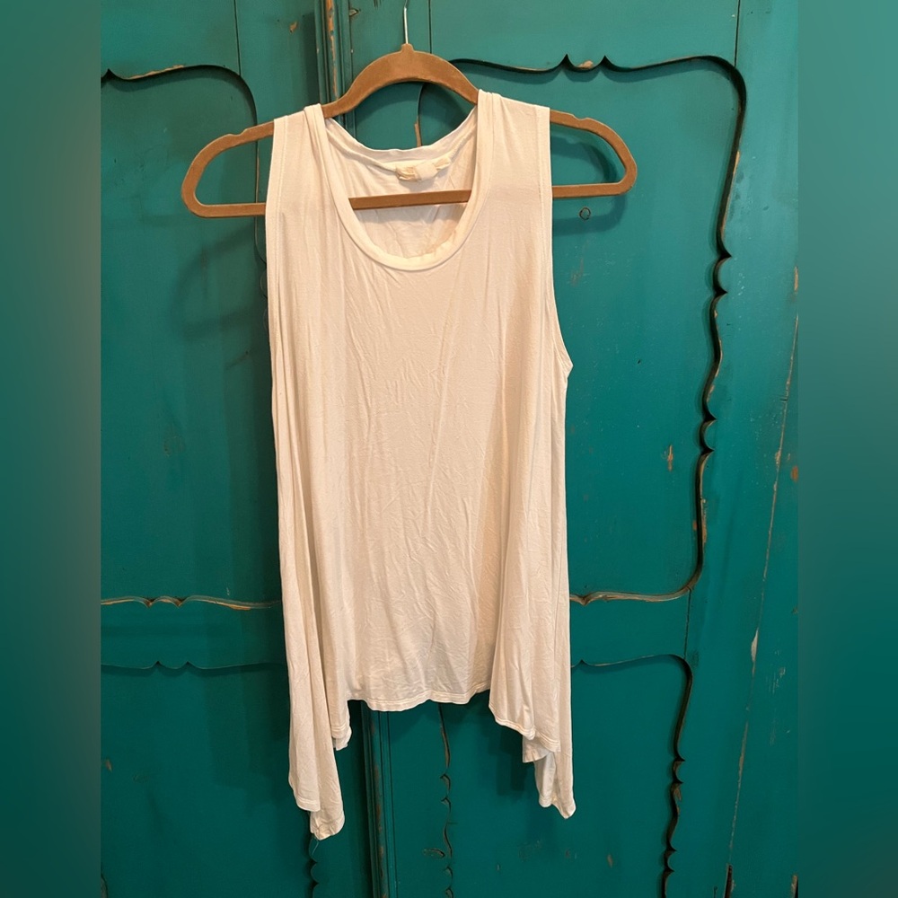 Kerisma White Tank Flowy Split Back Size M